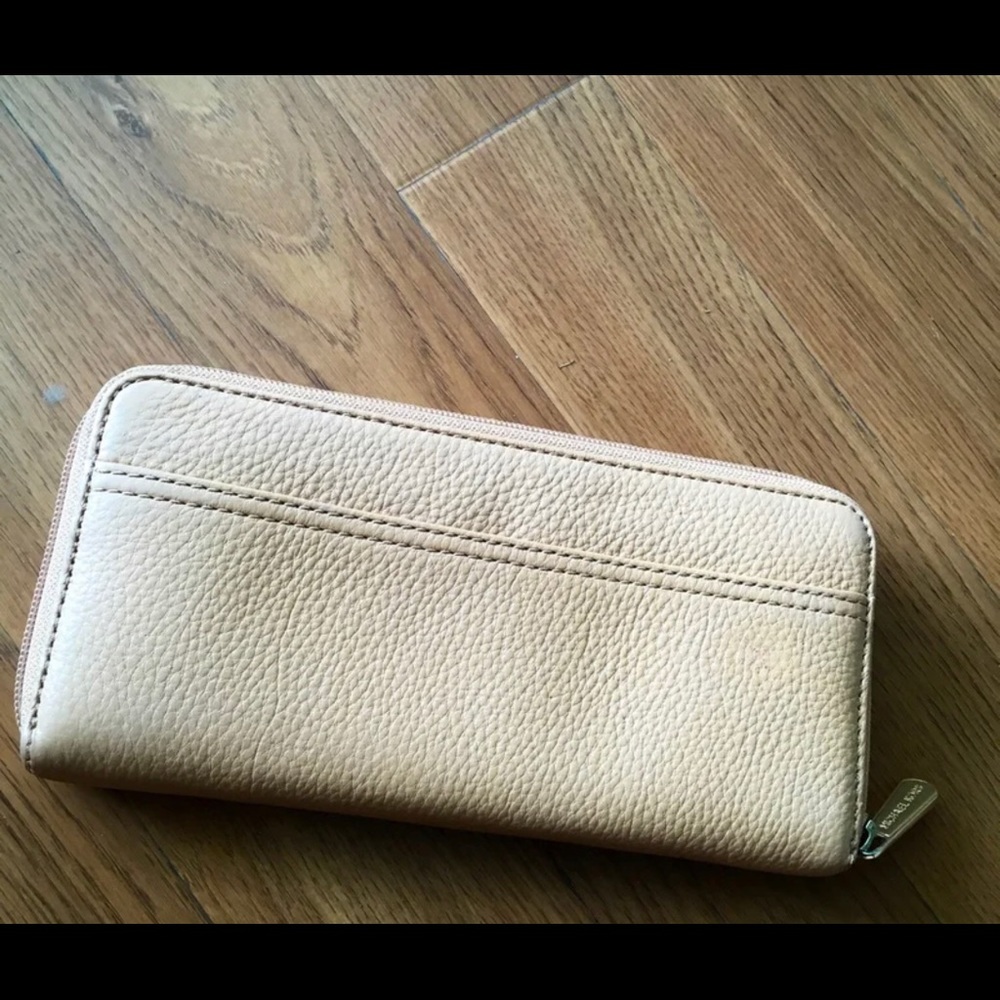 MK authentic wallet! - Picture 2 of 2